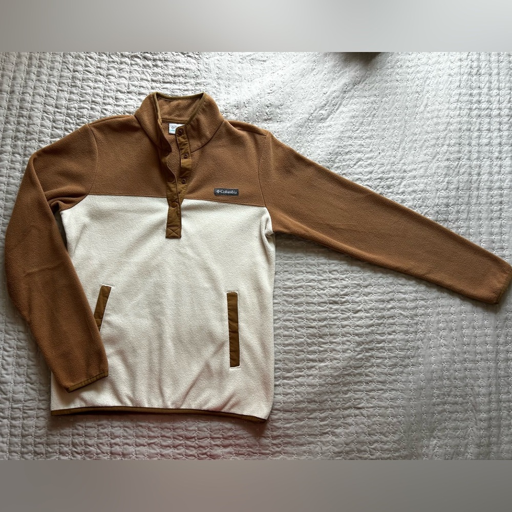 Columbia Tan and White Fleece Pullover